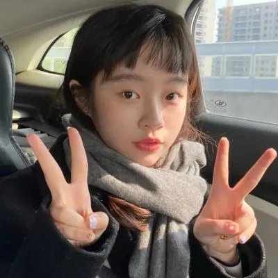 魕